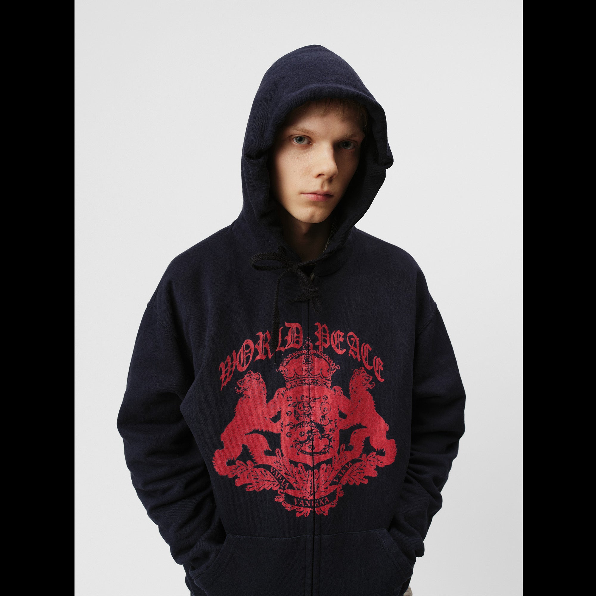 CREST ZIP HOODIE in navy