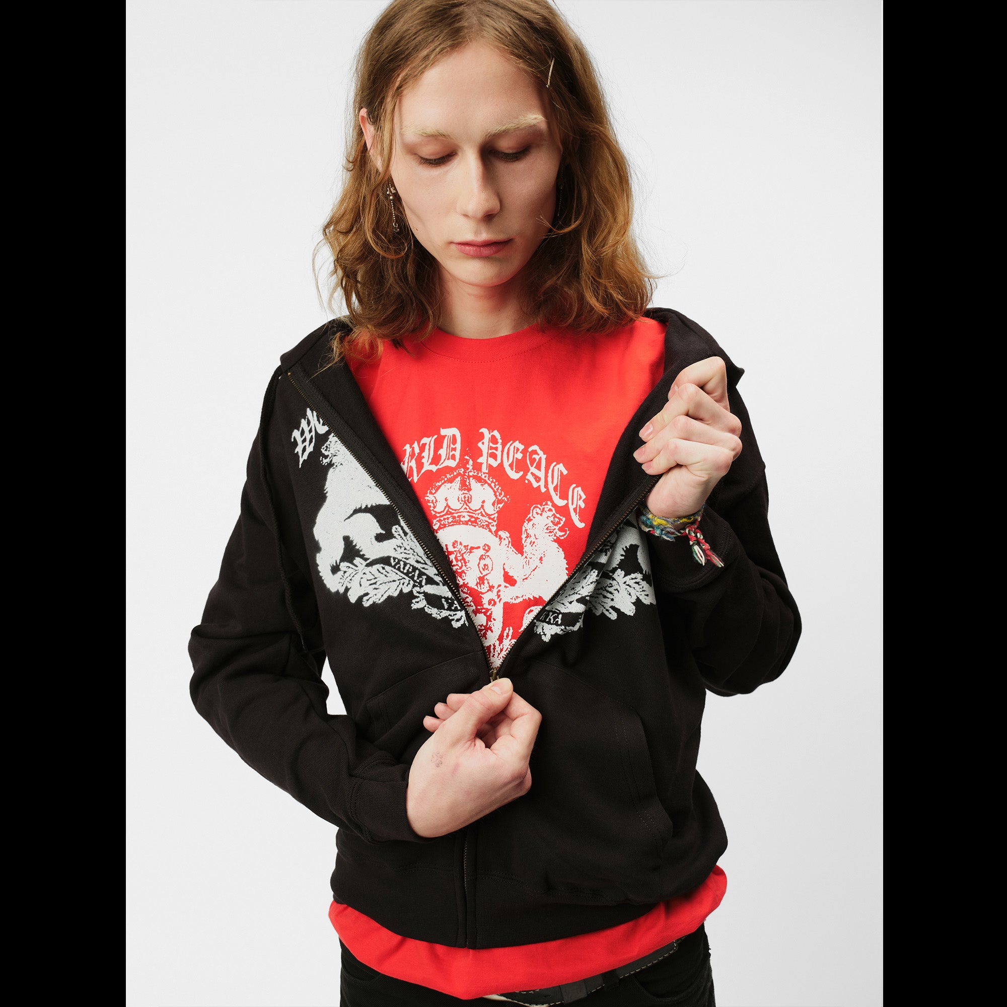 CREST ZIP HOODIE in black